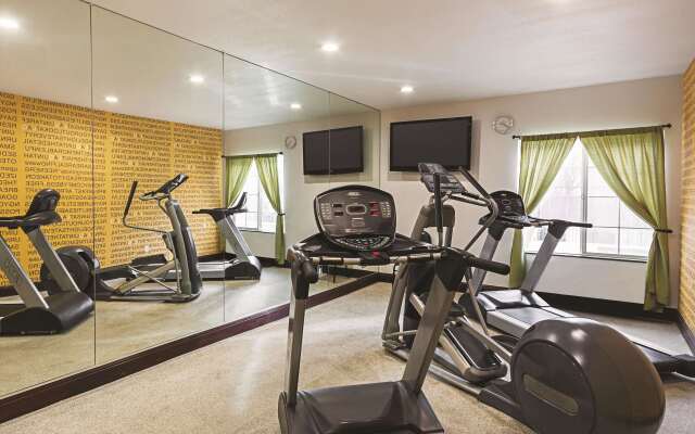 La Quinta Inn & Suites by Wyndham Fresno Northwest