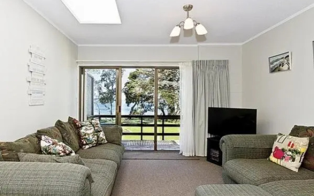 Beachside at Snells - Snells Beach Holiday Apartment