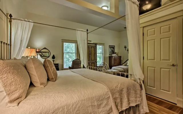 Spacious McGaheysville Family Retreat with Game Room