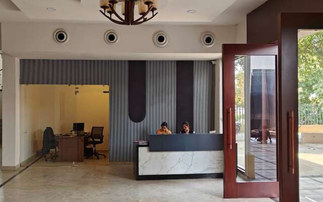 7 Vachan Lawns And Banquet