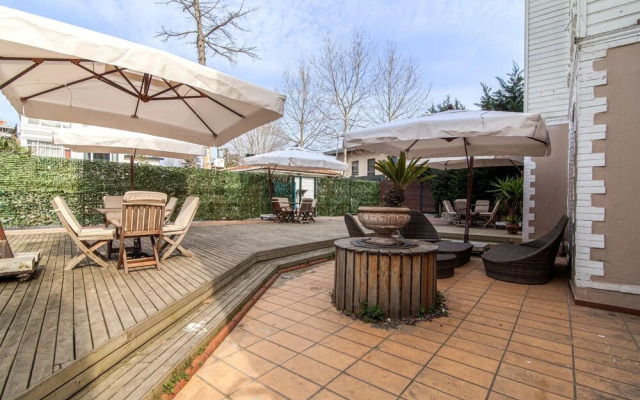 Glamorous Authentic Studio in sk dar