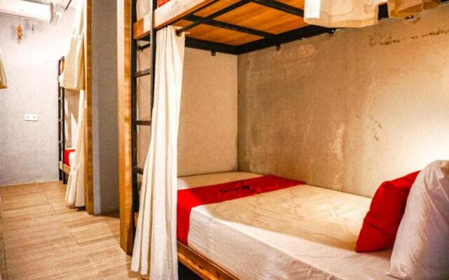 RedDoorz Hostel near Lippo Mall Kuta