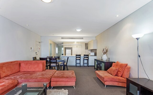 Cote D'Azur, Unit 40/61 Donald Street