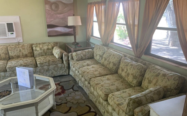 Nature Coast Inn and Cottages