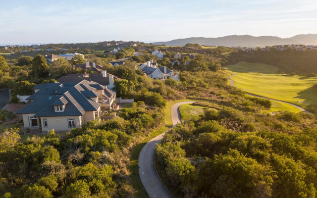 Pezula Magic Retreat - 4 Bedroom Lagoon View Home