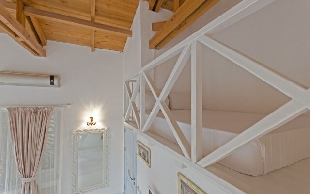 Alacati Roka Tas Otel