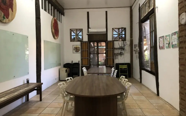 Lifesprings Community Center - Hostel