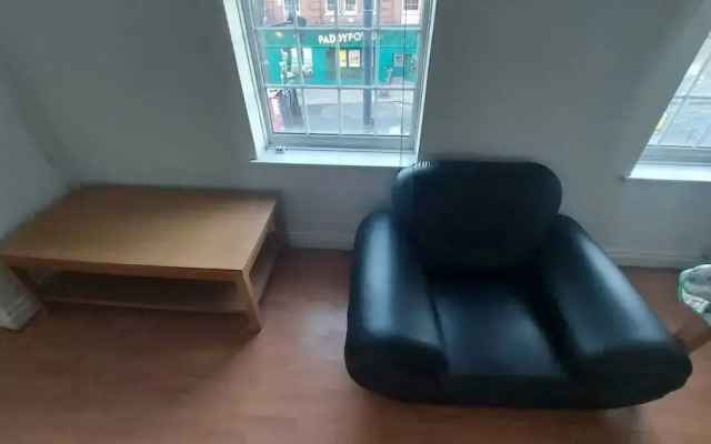 London Edgware Station Apartment