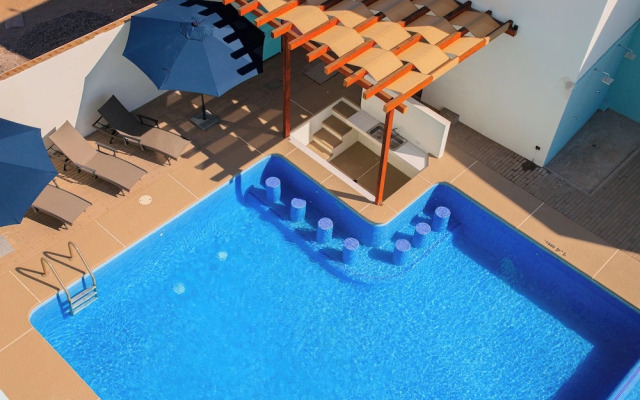 Costa Elegante Hotel & Suites