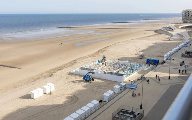 Elegant Apartment With Terrace