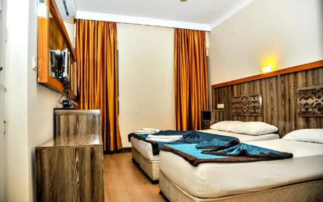 Beach Front Apartment Close to Centre of Side With all you Desire Sleeps up to 4