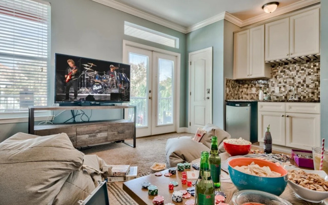 Kono - Coral in Destin