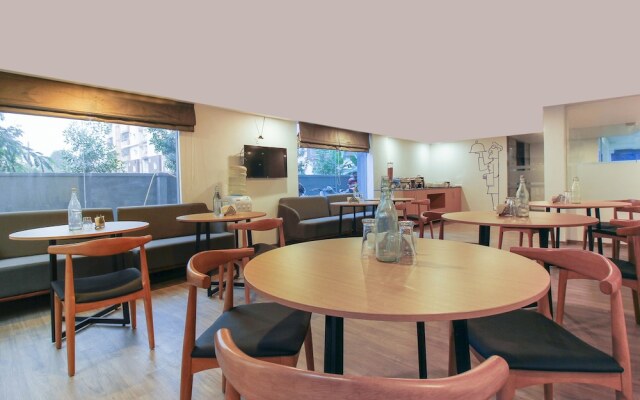 OYO 17209 SilverKey Malikarjuna Residency Gachibowli