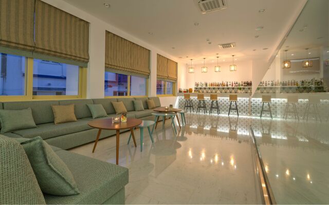 Zephyros Hotel