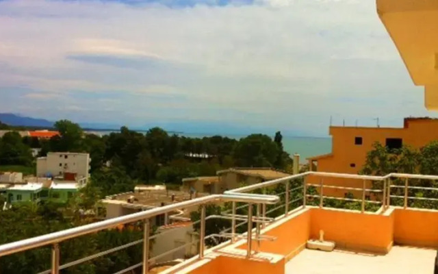 Apartments Llunji