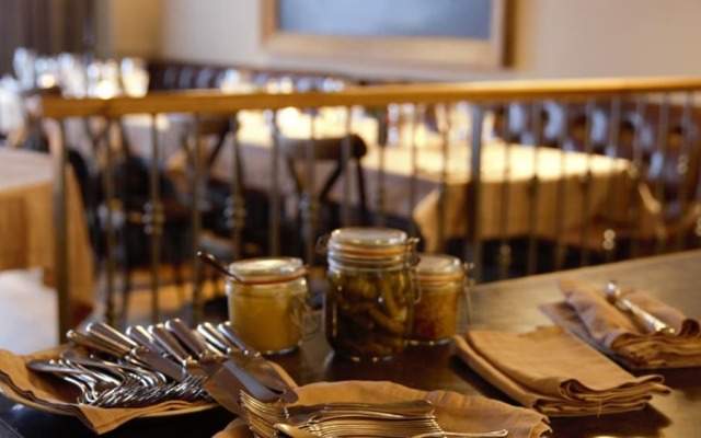 Les 5 Freres Maison de Famille