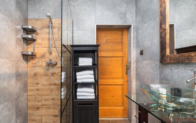 Retro Apartment Zamoyskiego by Renters
