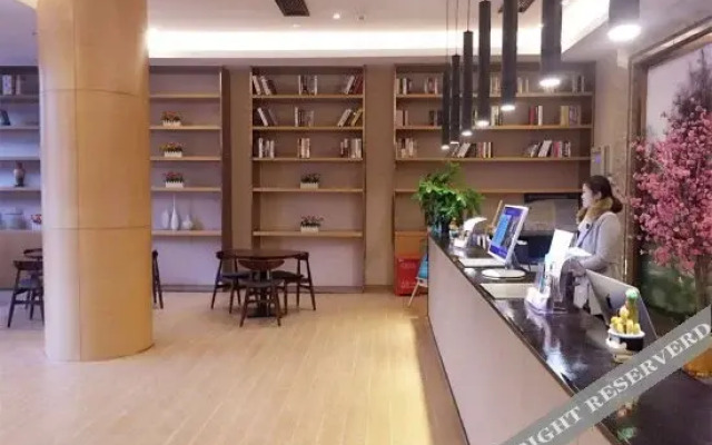 维际酒店(阳逻广场天河国际影城店)