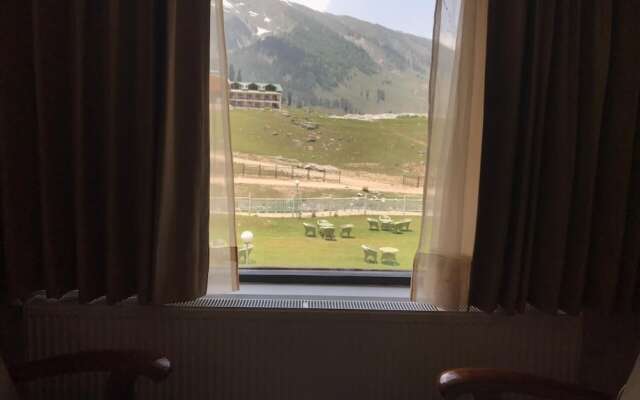 Country Inn & Suites by Radisson, Sonamarg