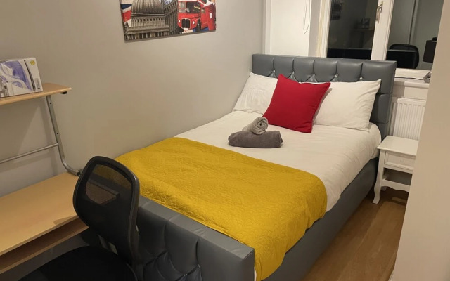 Tividale Mews B69 2 Bed Flat With Garden Parking