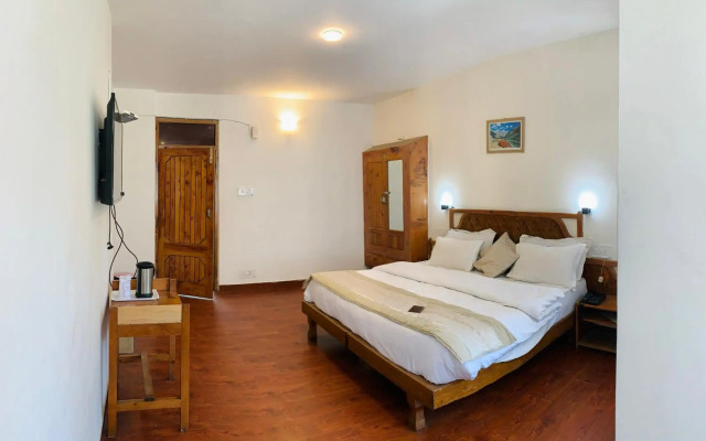 Tourist Hotel