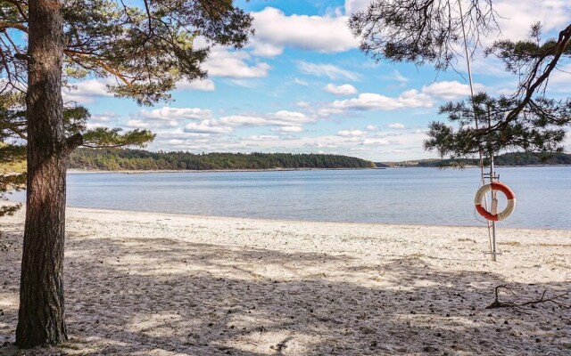6 Person Holiday Home in Strömstad