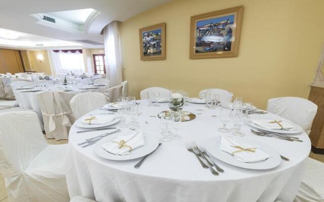 Hotel Akrabello