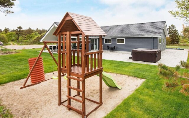 10 Person Holiday Home in Romo