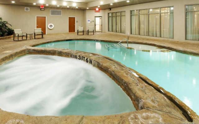 Holiday Inn Express & Suites Mansfield by IHG