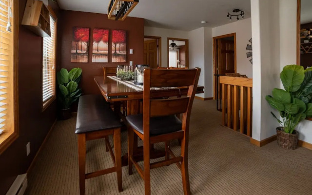 Alpenglow Three Bedroom Two Bath XL A16