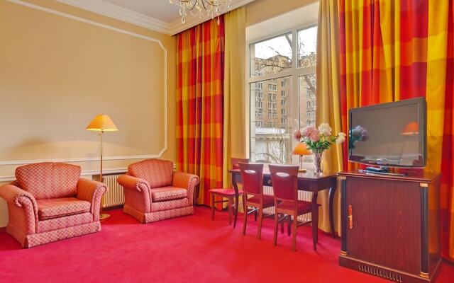 Warsaw Hotel