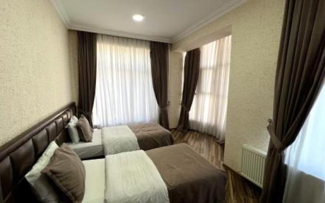 Karvan Hotel