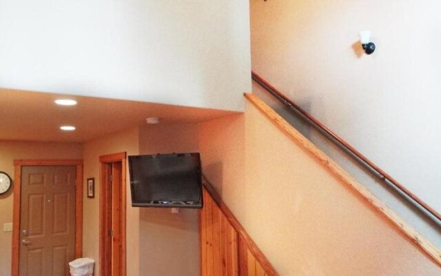 Historic Tamarack Lodge and Cabins