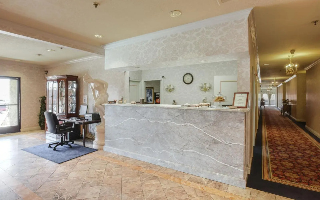 Carlyle Hotel