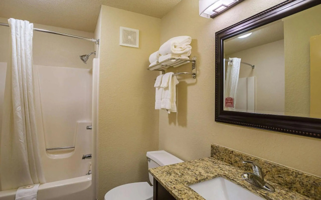 Clarion Inn & Suites