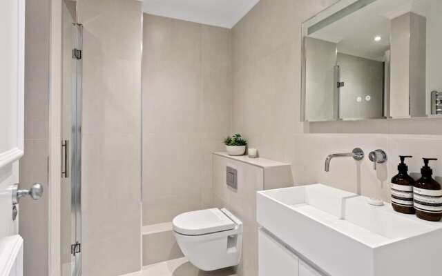 Elegant 3 Bed Apt W/terrace Near Kensington