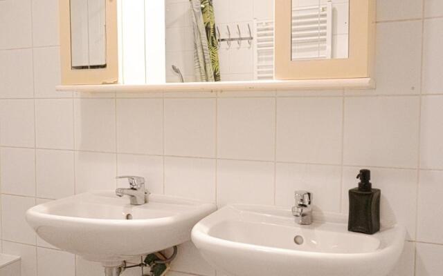 Comfortable 3BR shared Apart. - Suitable For Long Stays