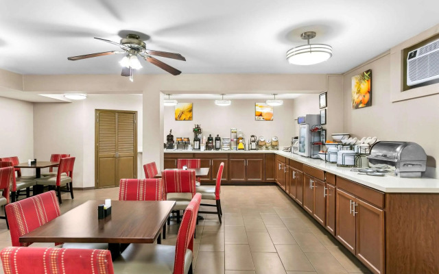 Comfort Inn Red Horse Frederick