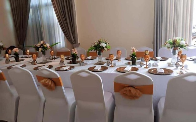Avesta Hotel