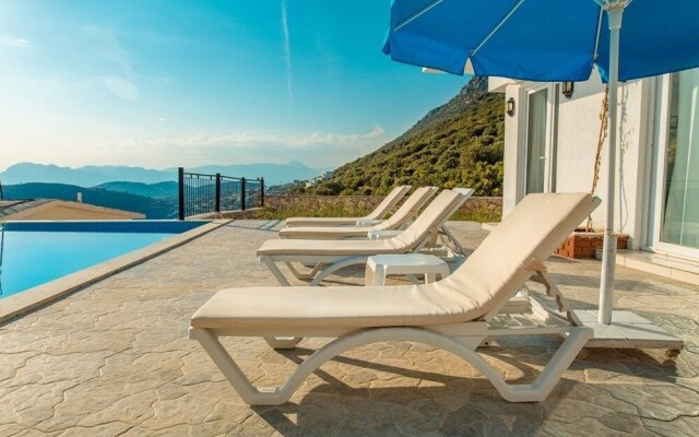 Villa Biba 2 by Lycia Collections