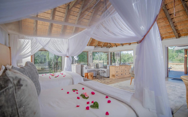 Karongwe - River Safari Lodge