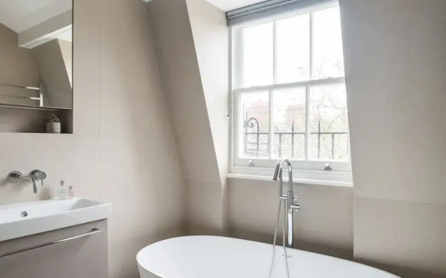 Mirabilis Apartments - Wells Court