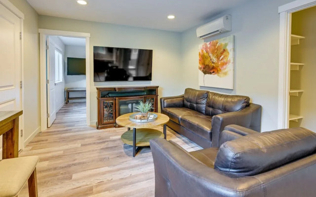 Modern Seatac Gem w/ Fireplace & Smart Tvs!