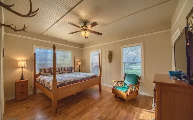 Wagon Wheel Rr9084ww 3 Bedroom Home by RedAwning