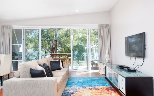 The Seahorse, 137 Government Road