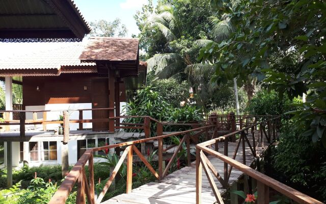 Baan Suansabaijai Resort