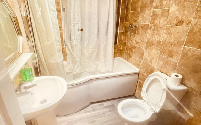 Charming 3 bed Holiday House in Birmingham