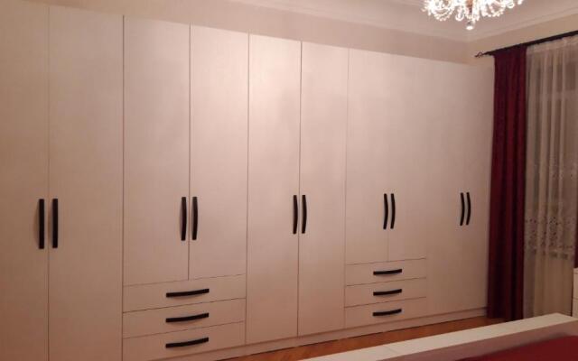 147 Davit Aghmashenebeli Avenue