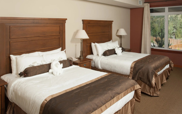 Blackstone Mountain Lodge by CLIQUE