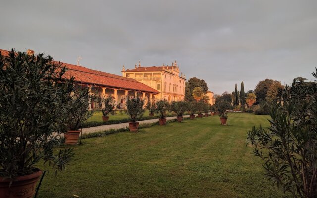 Villa Ghislanzoni Curti